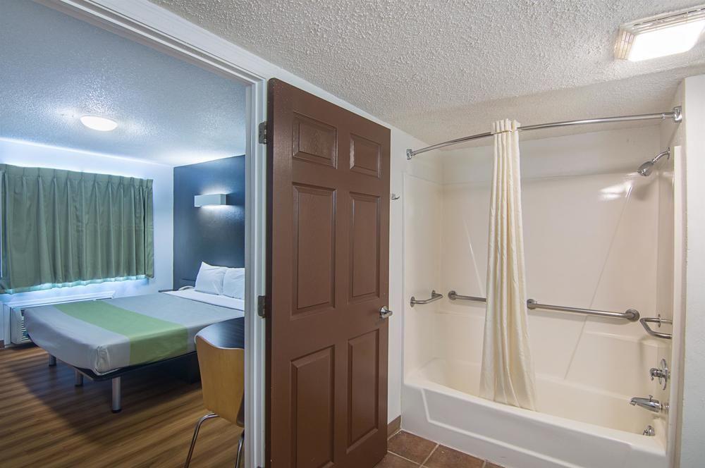 Studio Inn Extended Stay Oklahoma City Airport By Oyo Exterior foto