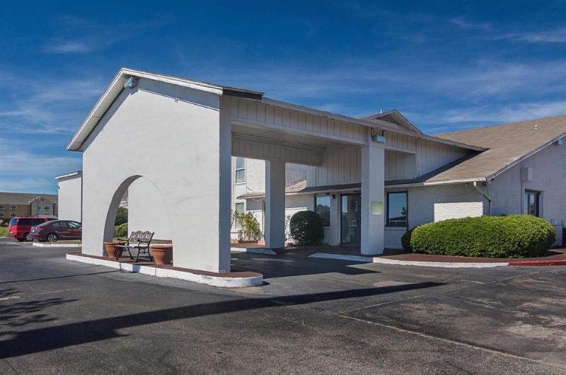 Studio Inn Extended Stay Oklahoma City Airport By Oyo Exterior foto